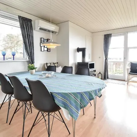 Three-bedroom In * Mesinge