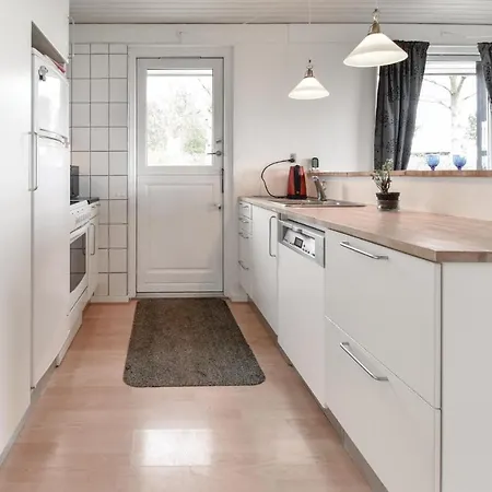 Three-bedroom In Mesinge